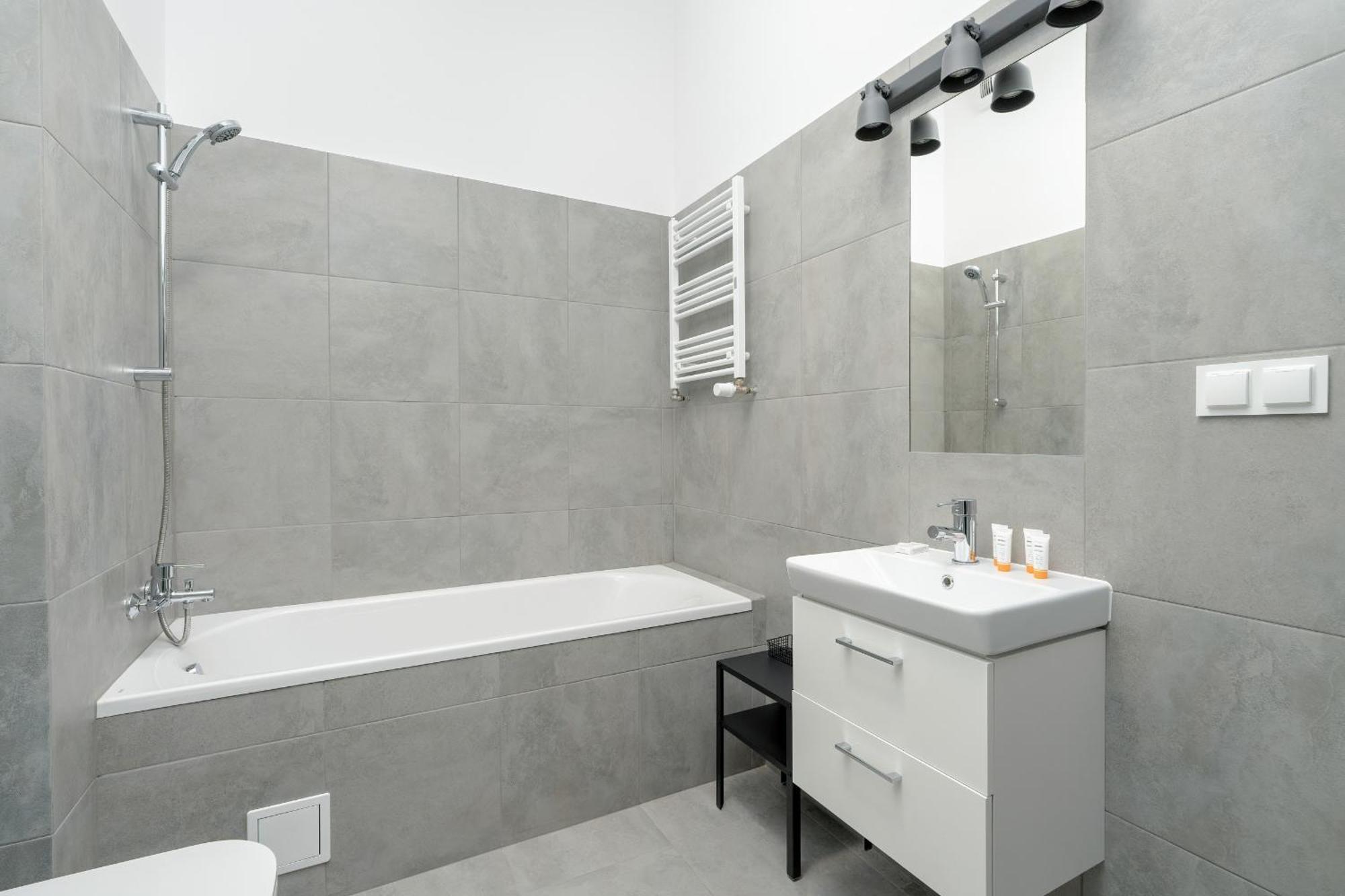 Cozy Studio With Balcony And Free Garage By Noclegi Renters Poznań Buitenkant foto