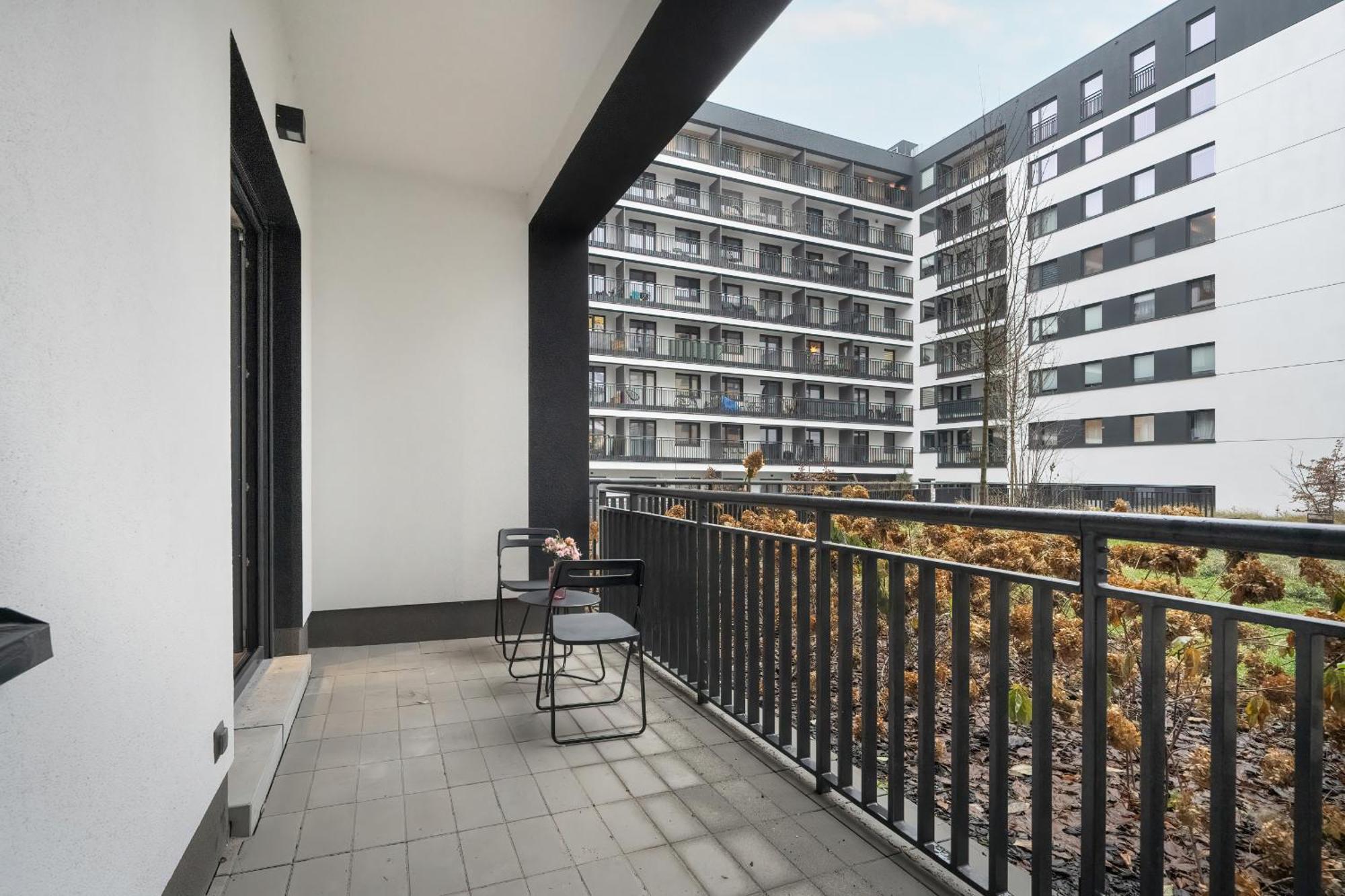 Cozy Studio With Balcony And Free Garage By Noclegi Renters Poznań Buitenkant foto